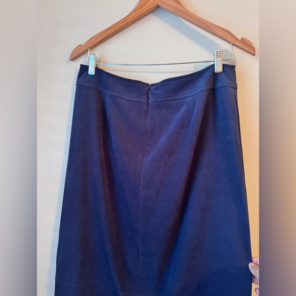 Chic Navy Women's Pencil Skirt - Picture 4 of 7